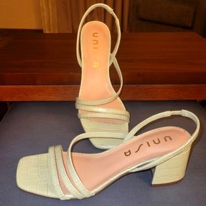 Pastel green chunky heel 'Marie Sandal"